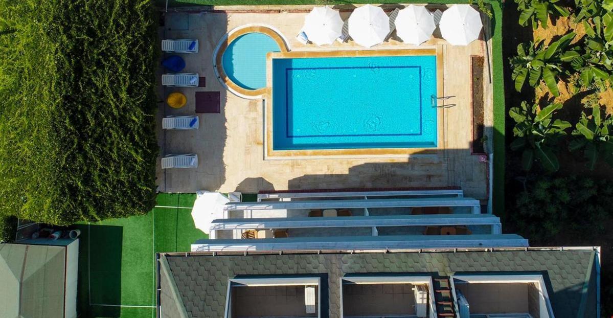 Azak Blue Otel Okurcalar Exteriör bild